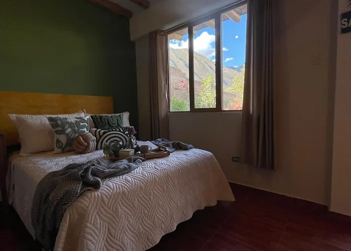 Casa Paqocha - & Garden - Shared Kitchen & Hot Water ホテル