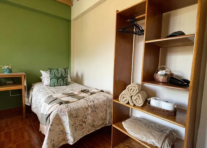 Casa Paqocha - & Garden - Shared Kitchen & Hot Water *
