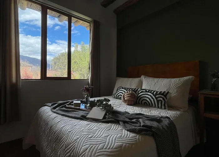 Casa Paqocha - & Garden - Shared Kitchen & Hot Water ホテル *