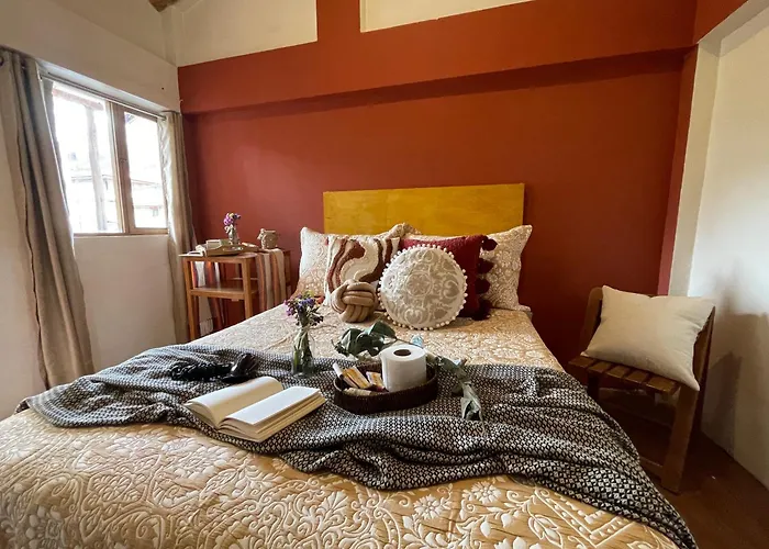 Casa Paqocha - & Garden - Shared Kitchen & Hot Water *