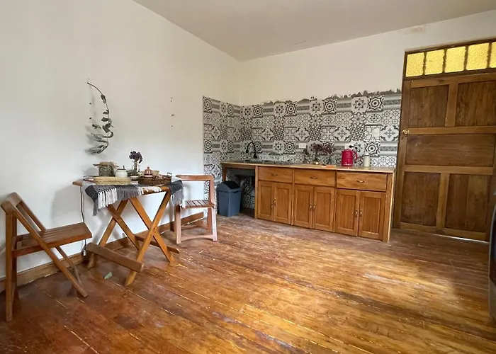 Casa Paqocha - & Garden - Shared Kitchen & Hot Water * ウルバンバ