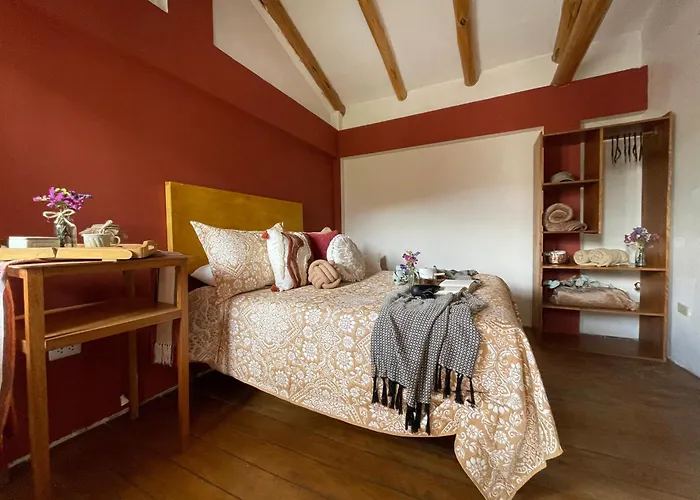 Casa Paqocha - & Garden - Shared Kitchen & Hot Water ホテル