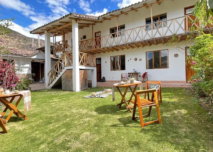 Casa Paqocha - & Garden - Shared Kitchen & Hot Water ホテル