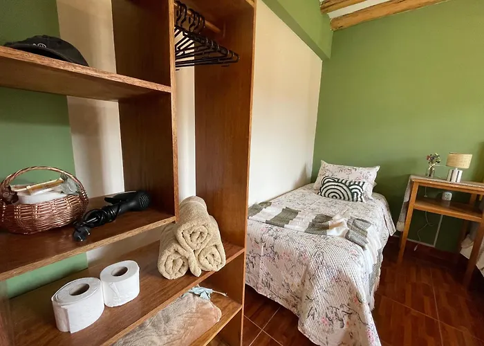 Casa Paqocha - & Garden - Shared Kitchen & Hot Water * ウルバンバ