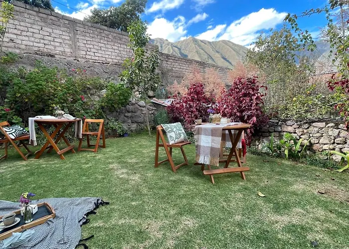 Casa Paqocha - & Garden - Shared Kitchen & Hot Water ホテル