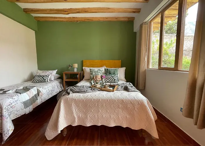 Casa Paqocha - & Garden - Shared Kitchen & Hot Water ホテル *