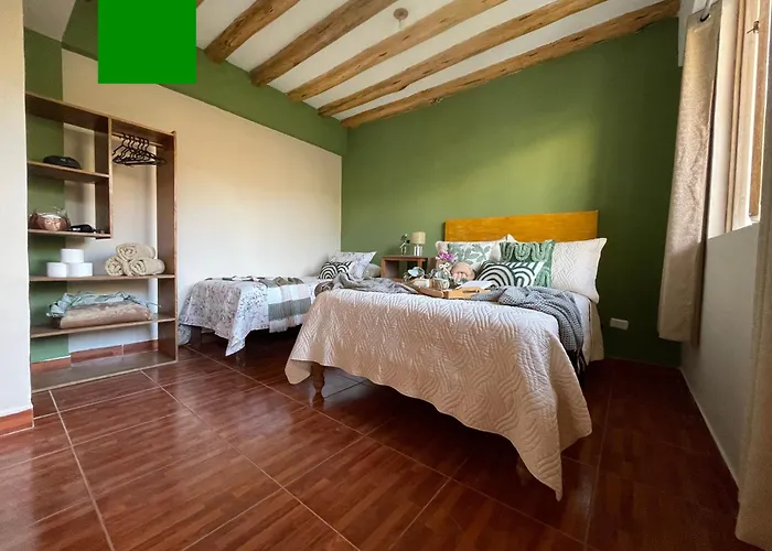 Casa Paqocha - & Garden - Shared Kitchen & Hot Water ホテル ウルバンバ