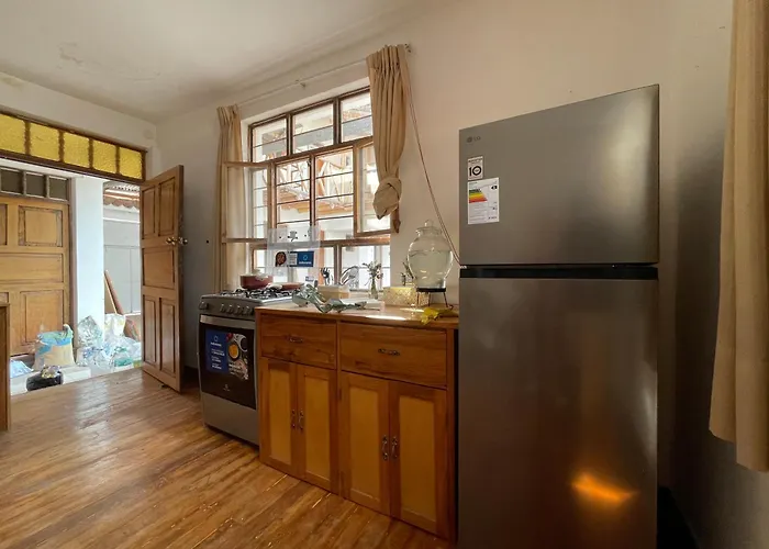 Casa Paqocha - & Garden - Shared Kitchen & Hot Water ホテル