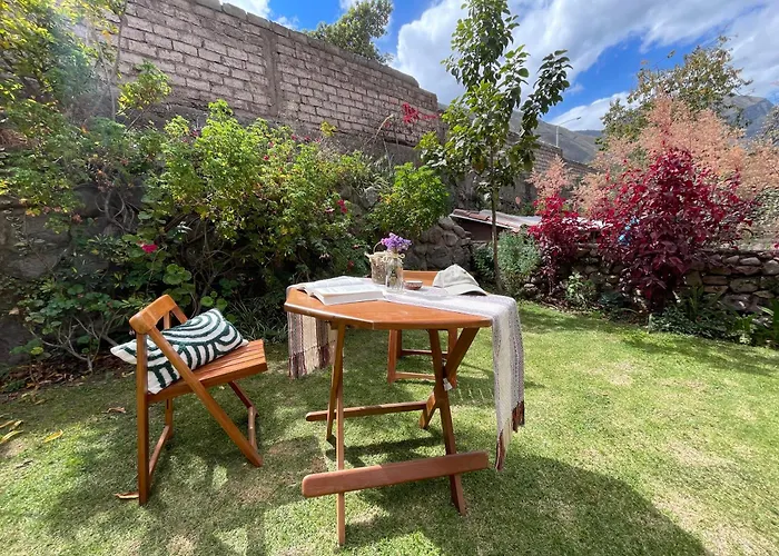 Casa Paqocha - & Garden - Shared Kitchen & Hot Water ウルバンバ