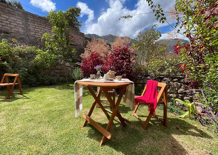 Casa Paqocha - & Garden - Shared Kitchen & Hot Water ホテル